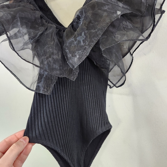 Zara Ribbed ruffle bodysuit - Picture 4 of 5